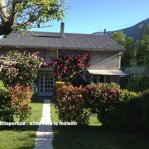  Hébergement de vacances Les Millepertuis